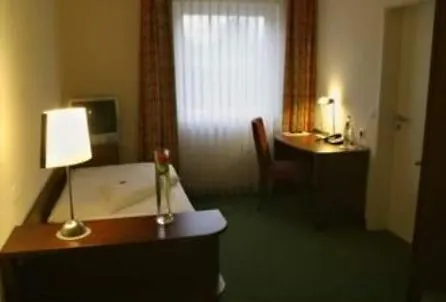 Отель Auerhahn